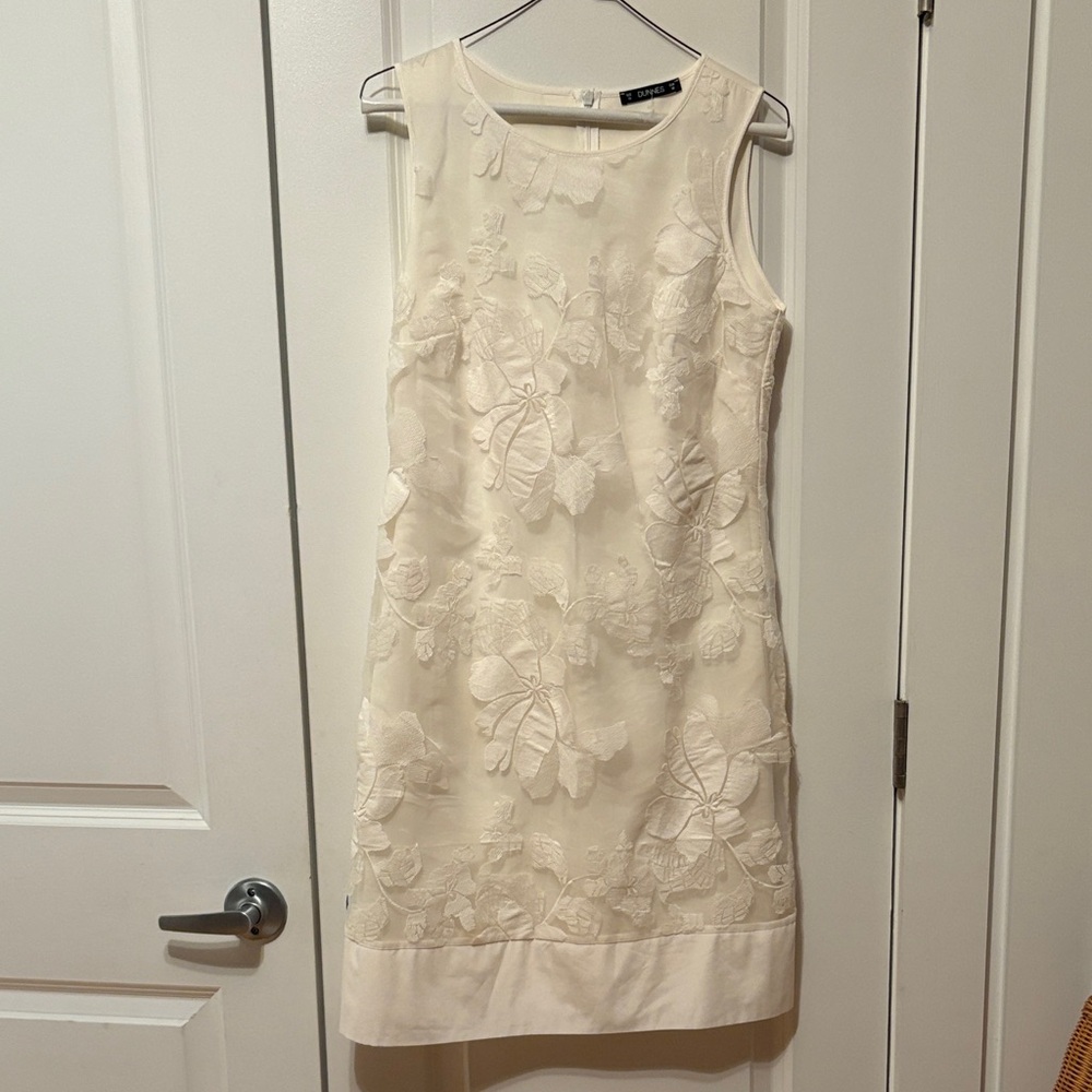 Chic Cream Floral Sleeveless Dress